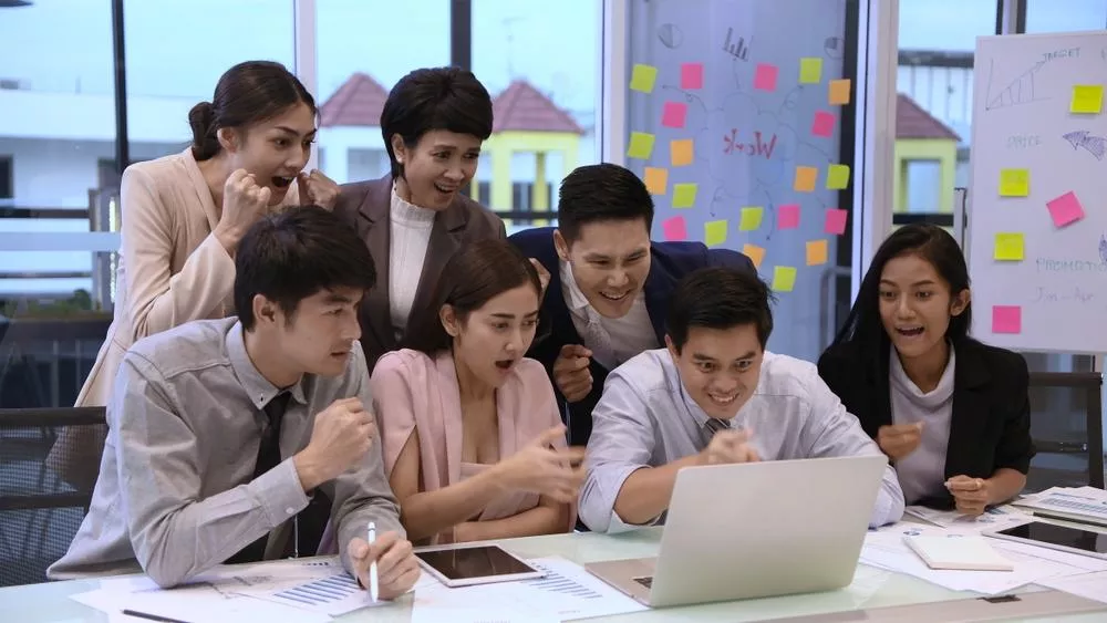 Practical ways to motivate employees this summer, based on your budget  