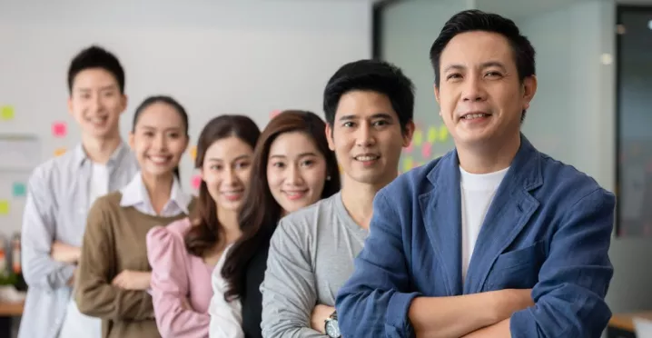 Practical ways to motivate employees this summer, based on your budget 